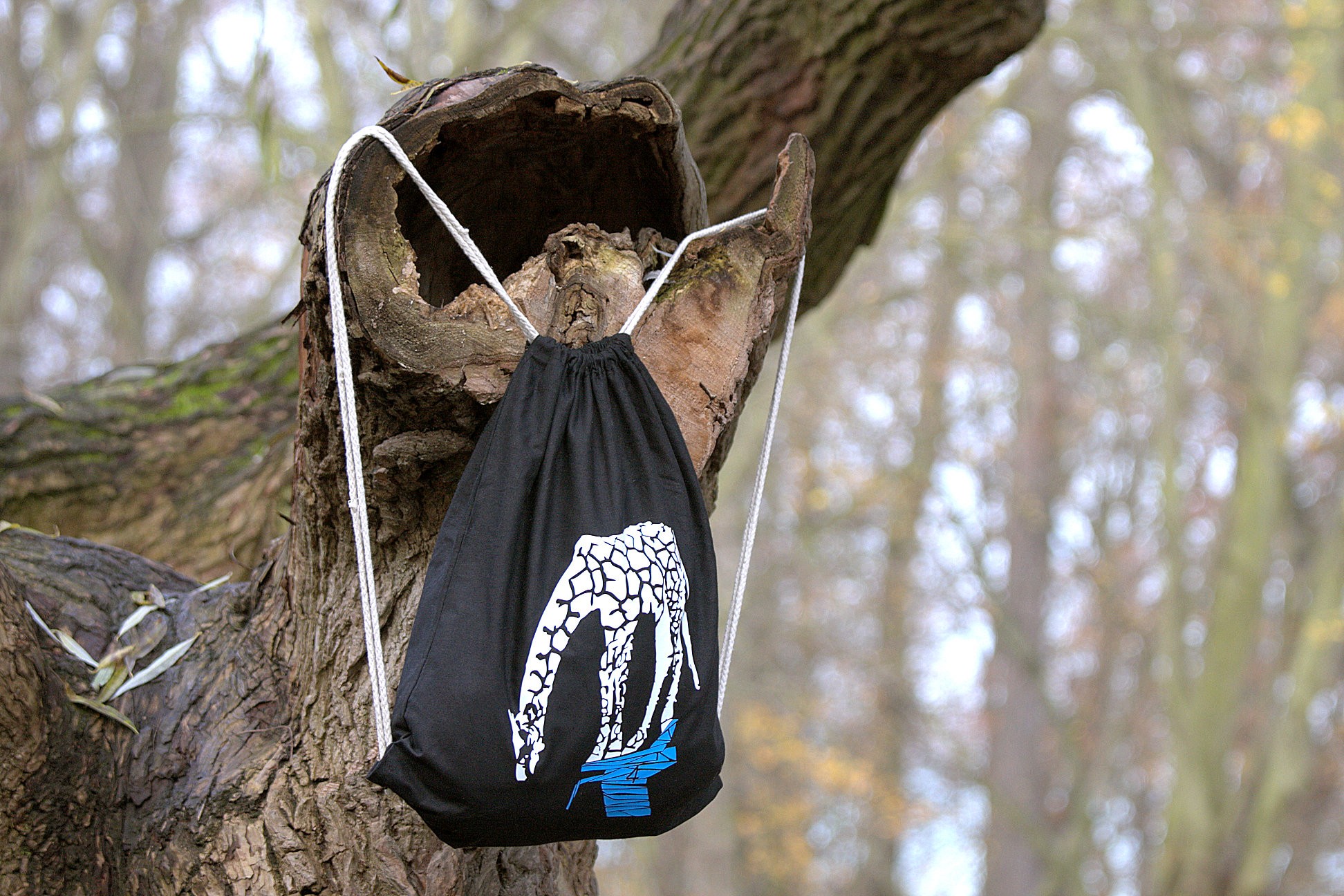 Stoffbag mit Longo, der Schwimm-Giraffe