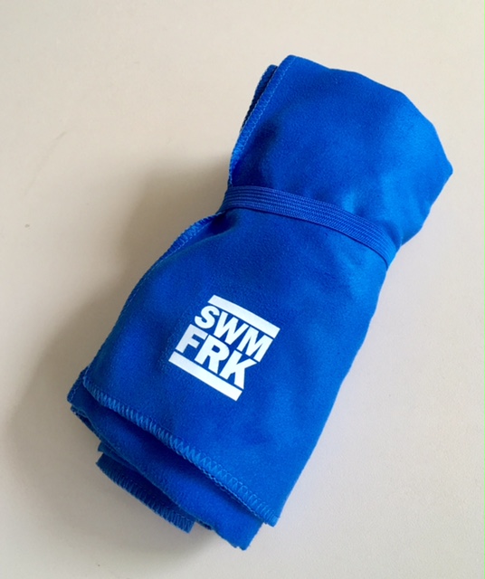 SF_MFT_Zusammengerollt Mikrofaser Handtuch "living life in the fast lane" | microfiber